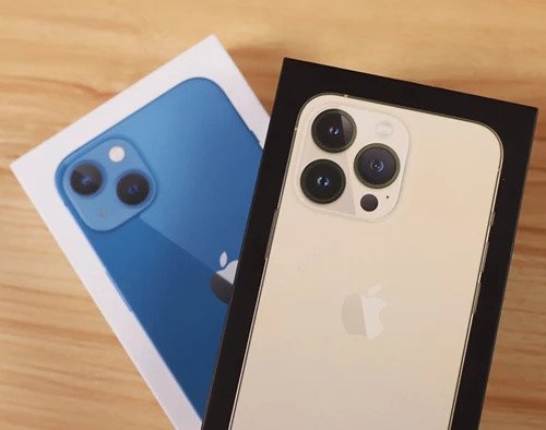 Unboxing the iPhone 13 and iPhone 13 Pro